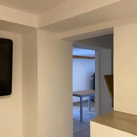 Glaser 10 Apartment